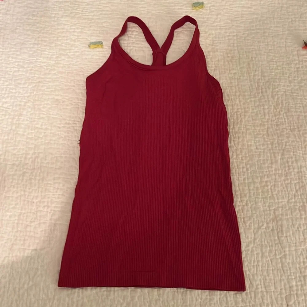 Lululemon ribbed tank top built in sports bra size 6
